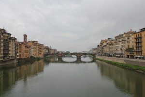 Uitzicht vanaf de Ponte Vecchio.